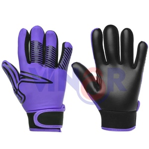 Gants de football gaélique personnalisés fabriqués au Pakistan, confortables, respirants, en cuir, imprimés à la mode, à bas prix, pour la vente en ligne - Product Image 1