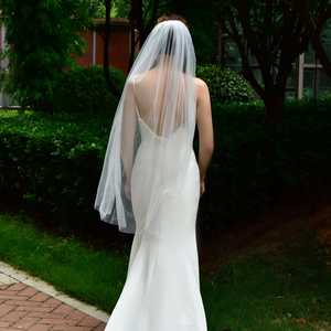 หวีผม Bridella V30-ISY1 สีไอวอรี่ ประดับด้วยคริสตัล เหมาะสำหรับงานแต่งงาน งานพรอม และงานพิธีการ - สวมใส่สบายและแน่นหนา - Product Image 1