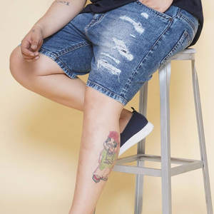 Short en jean 100% coton extensible de qualité supérieure pour homme, bleu classique, motif vieilli délavé, coupe régulière, taille moyenne - Product Image 6