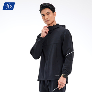 Personnaliser le style et la conception Streetwear Polyester Softshell imperméable Sports de plein air course coupe-vent veste de pluie pour hommes - Product Image 6