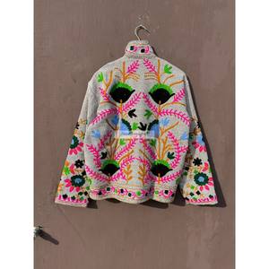 Vestes en coton cousues à la main, veste brodée florale, veste en laine confortable unisexe avec doublure intérieure en coton, manteau pour femme - Product Image 4