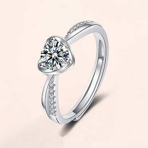 Bague de fiançailles et de mariage tendance en argent sterling 925 avec moissanite en forme de cœur d'amour de 0,50 ct VVS1, élégante et mignonne, personnalisée - Product Image 4