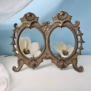 Luxury metal <b>photo</b> <b>frame</b> for wedding pictures with smooth texture perfect for gifting and home decoration - Product Image 4