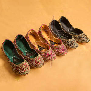 High Quality Raw Silk Upper Women Khussa Anti-Slippery Genuine Leather Midsole Velvet Lining Private Label Fashion <b>Design</b> - Product Image 5