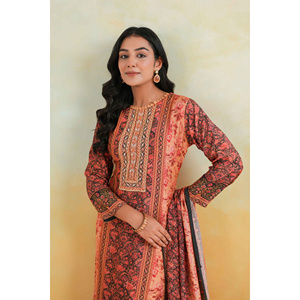 Conjunto de Kurta, Pantalón y Dupatta Floral Color Marrón Kavish Noor-e-Gulab - Product Image 5