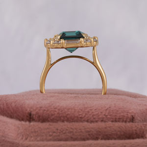 แหวนหมั้นผู้หญิงเงินแท้ 925 ชุบทอง ประดับเพชรแล็บโกรว์ทรง Asscher ล้อมเพชรแบบ Halo ได้รับการรับรองจาก IGI ขนาด 3.00-3.50 มม. - Product Image 5