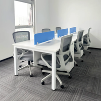 Poste de travail de bureau modulaire moderne pour 6 à 8 personnes avec écran de séparation bleu et armoire