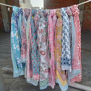Vente en gros de sarongs et paréos en voile 100% coton avec impression numérique personnalisée |   Robe de plage et cache-maillot en gros |   Styles hawaïens et polynésiens - Product Image 1