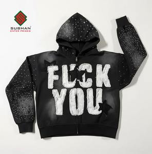 Sweat-shirt d'hiver noir audacieux avec lettrage vieilli et manches en strass, 100% coton, polaire tricoté respirant - Product Image 3