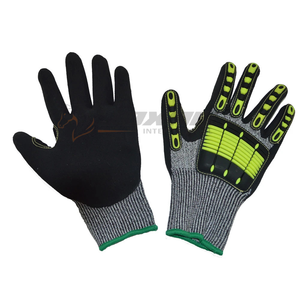 Les gants de protection avec tissu résistant à l'abrasion et les paumes rembourrées offrent confort et sécurité dans des conditions difficiles - Product Image 6