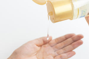 โลชั่นบำรุงผิวหน้าให้ความชุ่มชื้นด้วยกรดไฮยาลูรอนิกพรีเมี่ยมจากญี่ปุ่น - Product Image 2