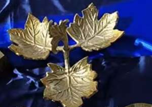 Nouvelle arrivée Plateau décoratif pour décoration de Noël Design feuille d'or en métal Design moderne et couleur or - Product Image 3