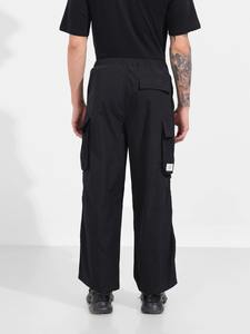 Pantalon cargo pour homme, choix idéal pour les hommes à la recherche d'un bas de vêtement pratique, confortable et élégant pour un usage quotidien - Product Image 4