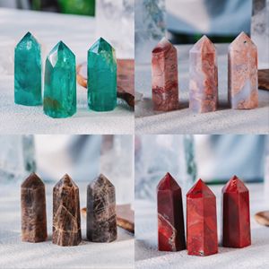 Vente en gros Yinglai 2 pouces Mini Carillon éolien en cristal pointu, Baguettes en pierres précieuses, Pierres <span class=keywords><strong>de</strong></span> guérison, Tailles personnalisées, Décoration <span class=keywords><strong>de</strong></span> tour - Product Image 4