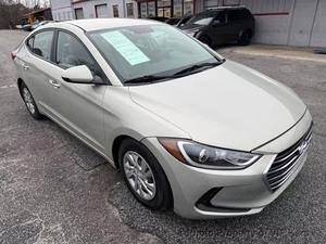 Auto Usado Confiable, Hyundai Elantra SE 2017, Sedán de 4 Puertas (2.0L 4 Cilindros 6A) - Product Image 6