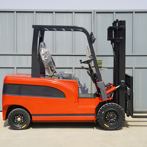 Chariot élévateur diesel de 3 tonnes avec hauteur de levage de 5m pour la manutention de charges lourdes dans les entrepôts et les chantiers de construction - Product Image 2