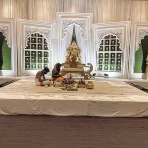 Maravillosa Decoración de Mandap para Ceremonia de Boda, Mandap Tradicional Indio con Flores, Magnífico Mandap de Boda Maharani en EE. UU. - Product Image 2