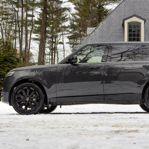 Used 2025 <b>Range</b> Rover P400 SE LWB - Product Image 1