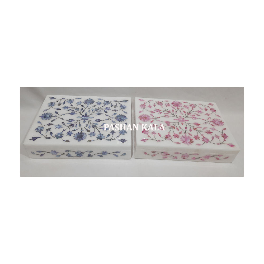 สีฟ้าและสีชมพู