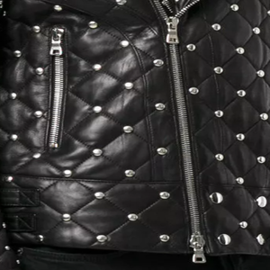 Veste en cuir véritable de style motard pour hommes faite à la main noire avec poignets zippés et manteau d'hiver à la mode avec détails cloutés - Product Image 5