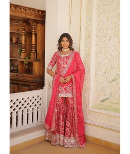 Vente en gros des plus belles robes de mariée pakistanaises Salwar Kameez magnifiques designs de robes de mariée dernier modèle indien pakistanais - Product Image 1