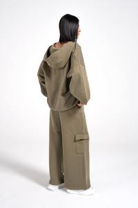 Conjunto de Sudadera con Capucha y Pantalones Acampanados de Felpa Gruesa con Bordado Invernal Personalizado de 370g, Estilo Holgado, Lavado Ácido, para Hombre - Product Image 4