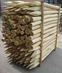 Achetez des piquets en bois de pin et des poteaux arrondis - Product Image 3