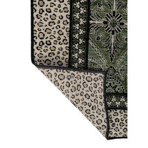 มาลเมซง โดยปีเตอร์ ดี'แอสโคลี ของตกแต่งบ้านทำจากผ้าขนสัตว์พร้อมลวดลายเหรียญตรา - Product Image 5