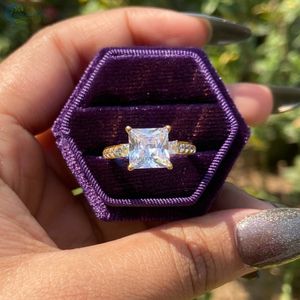 Anillo de boda de corte princesa de 2 quilates, conjunto de pavé único de moissanita, anillo de compromiso de oro amarillo sólido de 18 quilates, anillo de regalo personalizado - Product Image 6