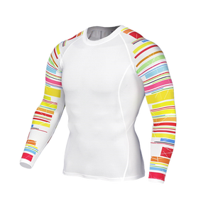 Mma Rash Guard imprimé par sublimation en gros pour hommes Rashguard de compression à manches courtes pour hommes Bjj avec panneaux latéraux - Product Image 5