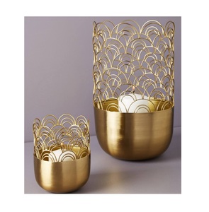 Llamativo portavelas votivo de metal de diseño tradicional, ideal para usar en spas, centros de meditación y salas de relajación - Product Image 6