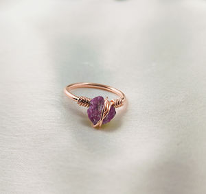 แหวนพลอยมรกตดิบ8-10มม. หุ้มด้วยลวดเงินสเตอร์ลิงชุบโรสโกลด์แหวนเงินสเตอร์ลิงวันเกิด - Product Image 4