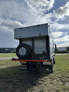 Vehículo de Expedición Estándar de 16 Pies para Aventuras de Camping - Product Image 2