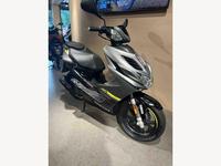 Motos sportives Yamaha Aerox YQ50 modèle UK 67566987 d'occasion en excellent état, prix de gros imbattable, à vendre