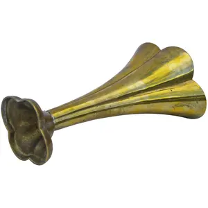 Vase en métal moderne et élégant fait à la main pour le salon, vase à fleurs en métal, pièce décorative pour les hôtels et la décoration, vase à fleurs - Product Image 3