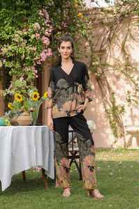 Conjunto de traje de fiesta de seda suave Conjunto de damas de honor a precio al por mayor Conjunto de co-order estampado floral de seda hecho a mano para mujeres indias - Product Image 3