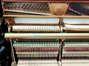 เปียโนตั้งพื้น Kawai US55 88 คีย์ คีย์บอร์ดแบบถ่วงน้ำหนัก สไตล์คลาสสิก โครงสร้างไม้แท้ แผ่นสะท้อนเสียงไม้เนื้อแข็ง - Product Image 2