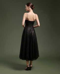 Vestido Midi negro con malla de encaje y adornos de lentejuelas Elegante y brillante hecho en Vietnam - Product Image 4