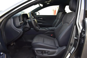 Crown XLE 2.5L Automático 8L, Modelo 2023-2025, Usado en Buen Estado, Bajo Kilometraje, Sin Problemas Mecánicos, Listo para Conducir - Product Image 3