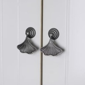 Perilla de diseño de concha plateada para gabinetes, cajones y puertas, elegante manija decorativa para decoración del hogar con temática costera y uso en muebles - Product Image 6