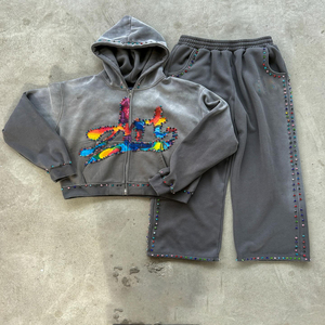 ชุดเซ็ตเสื้อฮู้ดครอปพิมพ์ลายสตรีทแวร์และกางเกงขายาวทรงสปอร์ตสำหรับผู้ชาย คุณภาพพรีเมียมแบบสั่งทำพิเศษ ลวดลายย้อมสีแบบ Acid Wash - Product Image 1