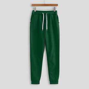 Ensemble de survêtement vert foncé respirant 100 % coton pour homme avec logo personnalisé, idéal pour la course et l'entraînement hivernal - Product Image 4