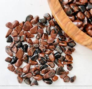 Vente en gros de copeaux de cristal d'obsidienne en acajou de qualité supérieure pour la méditation Feng Shui de haute qualité Sculpture de pierres précieuses Décoration de la maison Amour - Product Image 4