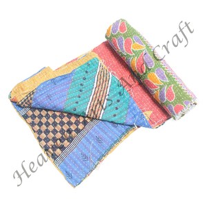 Couverture Kantha en coton ethnique vintage, faite à la main, réversible, Gudri, vente en gros, couverture indienne réversible, cousue à la main, lourde, ancienne - Product Image 3