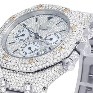 Montre de luxe en acier inoxydable avec mouvement à quartz, sertie de moissanite et cadran en verre - Product Image 2