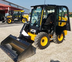 Chargeuse compacte JCB 270 avec accessoires à vendre - Product Image 5