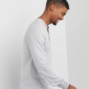 Camiseta Henley atlética personalizada para hombre, duradera y ligera, ideal para deportes y actividades al aire libre - Product Image 3