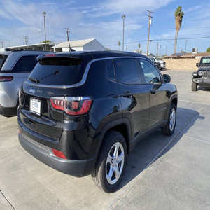 Jeep Compass 2023 USADO EN PERFECTAS CONDICIONES - Product Image 3