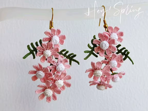 Pendientes de Ganchillo Delicados con Flores Grandes en Racimo, Joyería de Ganchillo Mini Hecha a Mano, Pendientes Colgantes de Ganchillo con Margaritas, Regalo - Product Image 3