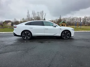 Pasion EV I 2023, faible kilométrage, transmission automatique, toit ouvrant panoramique, feux LED, feux diurnes LED, 6 places, livraison immédiate. - Product Image 5